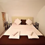 Easy Flat Oktogon Appartamento *