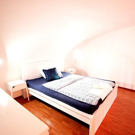 Budapest Easy Flat Oktogon *